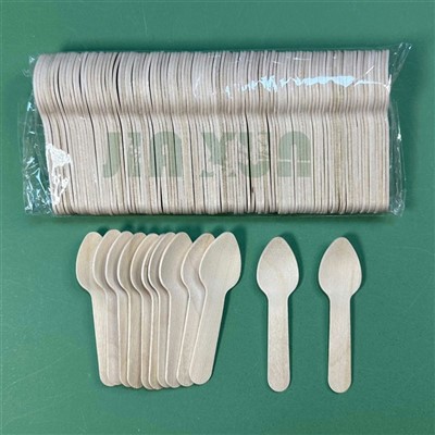 Малки дървени лъжички за еднократна употреба